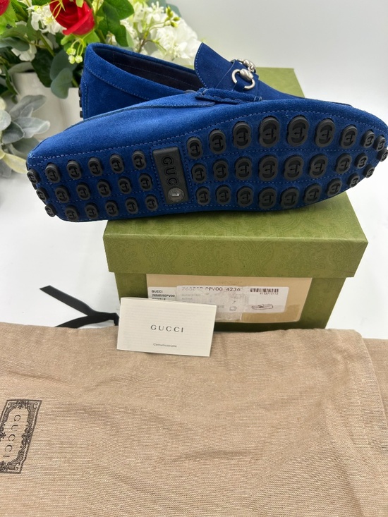 Men’s Gucci blue suede horse bit loafers. Size 7.(fits 8 US.) Made in Italy.
